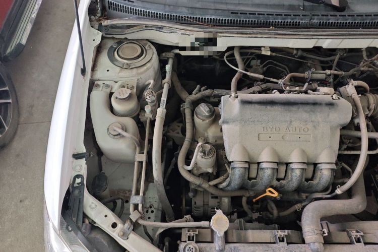 Used BYD F3 2013 Energy-Efficient Model 1.5L Manual Comfort Version Engine Bay Right