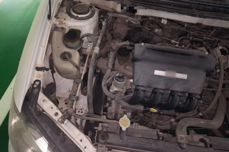 Used BYD F3 2013 Energy-Efficient Model 1.5L Manual Comfort Version Engine Bay Right