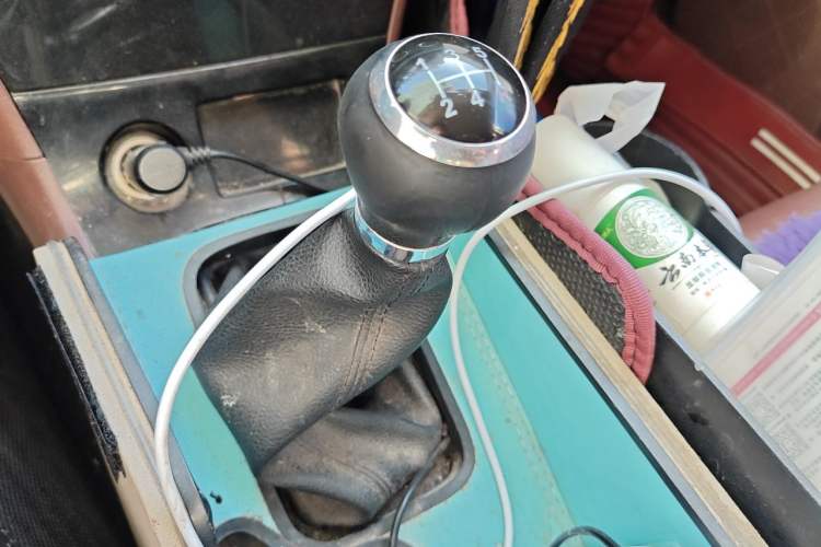 Used BYD F3 2013 Energy-Efficient Model 1.5L Manual Comfort Version Gear Lever
