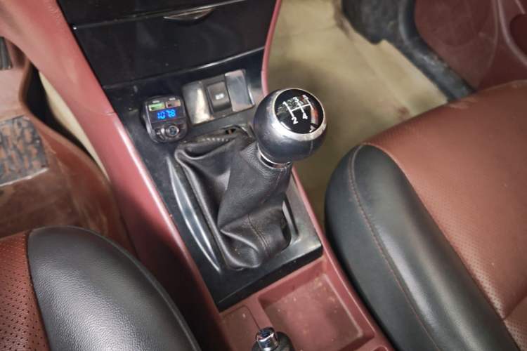 Used BYD F3 2013 Energy-Efficient Model 1.5L Manual Comfort Version Gear Lever