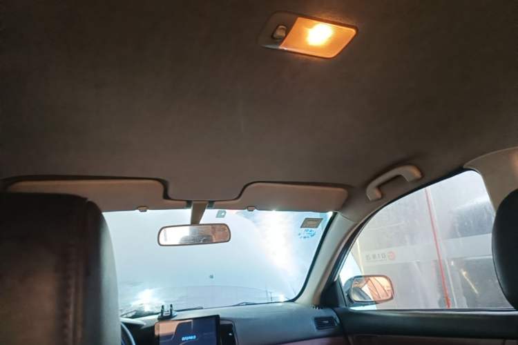 Used BYD F3 2013 Energy-Efficient Model 1.5L Manual Comfort Version Headliner