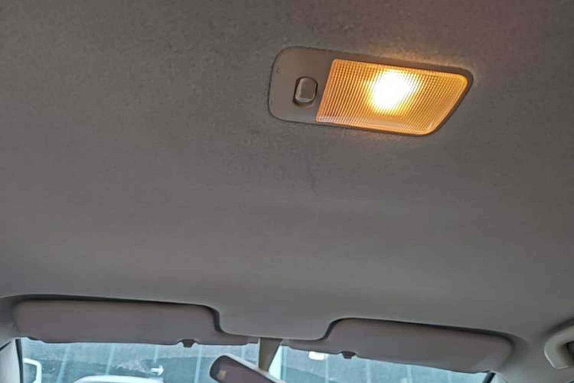 Used BYD F3 2013 Energy-Efficient Model 1.5L Manual Comfort Version Headliner