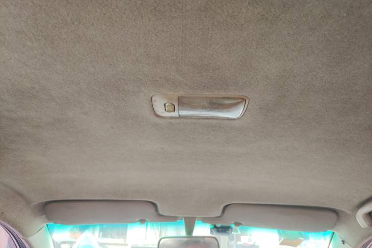Used BYD F3 2013 Energy-Efficient Model 1.5L Manual Comfort Version Headliner