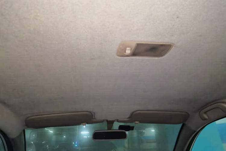 Used BYD F3 2013 Energy-Efficient Model 1.5L Manual Comfort Version Headliner