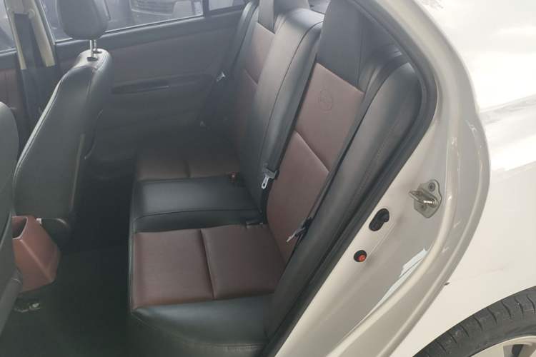 Used BYD F3 2013 Energy-Efficient Model 1.5L Manual Comfort Version Left Rear Seat