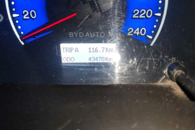 Used BYD F3 2013 Energy-Efficient Model 1.5L Manual Comfort Version Odometer Close Up