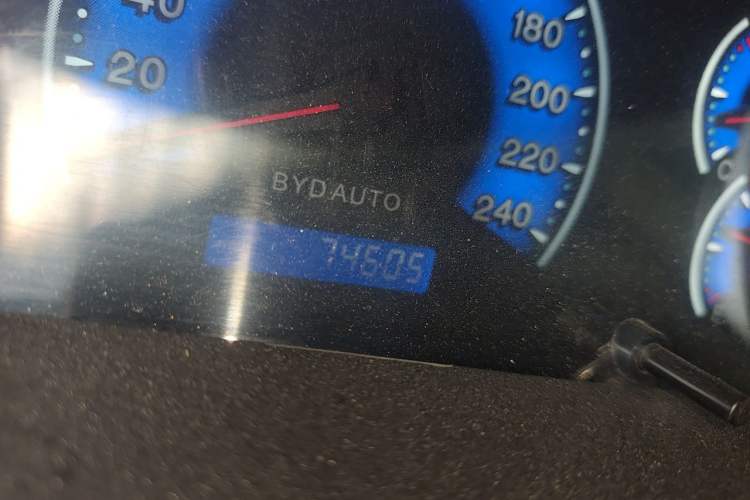 Used BYD F3 2013 1.5L Manual Comfort Model CNG Odometer Close Up