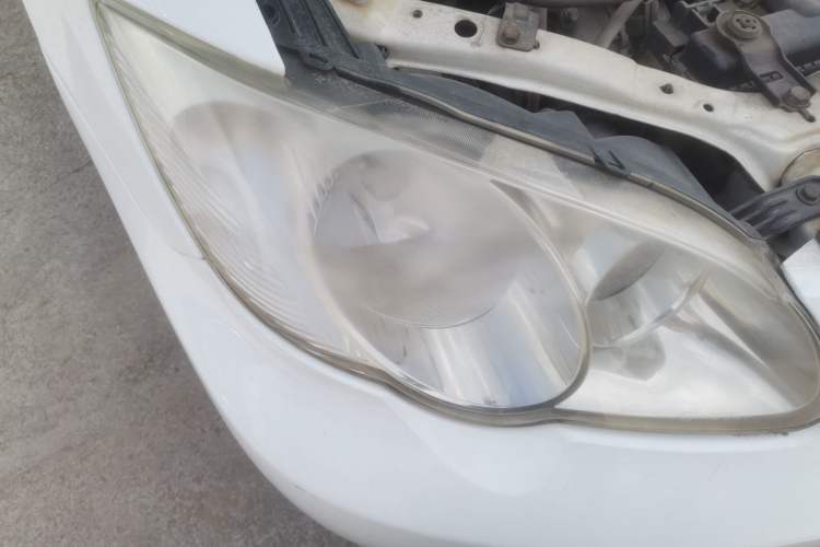 Used BYD F3 2013 Energy-Efficient Model 1.5L Manual Comfort Version Right Front Headlight