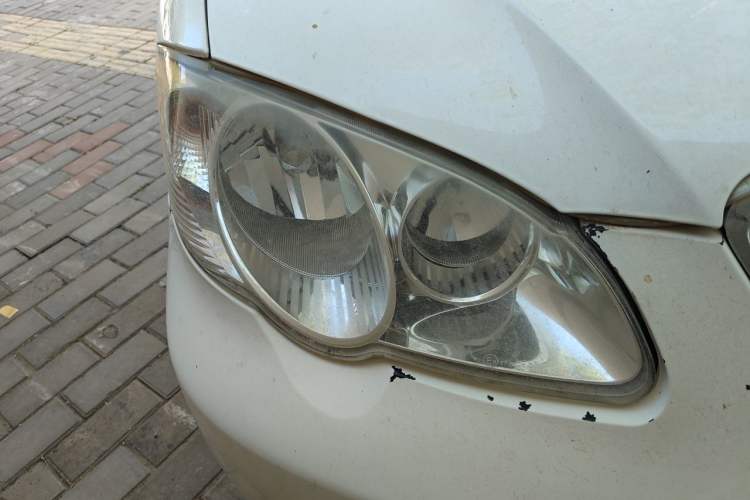 Used BYD F3 2013 Energy-Efficient Model 1.5L Manual Comfort Version Right Front Headlight