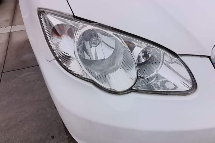 Used BYD F3 2013 Energy-Efficient Model 1.5L Manual Comfort Version Right Front Headlight