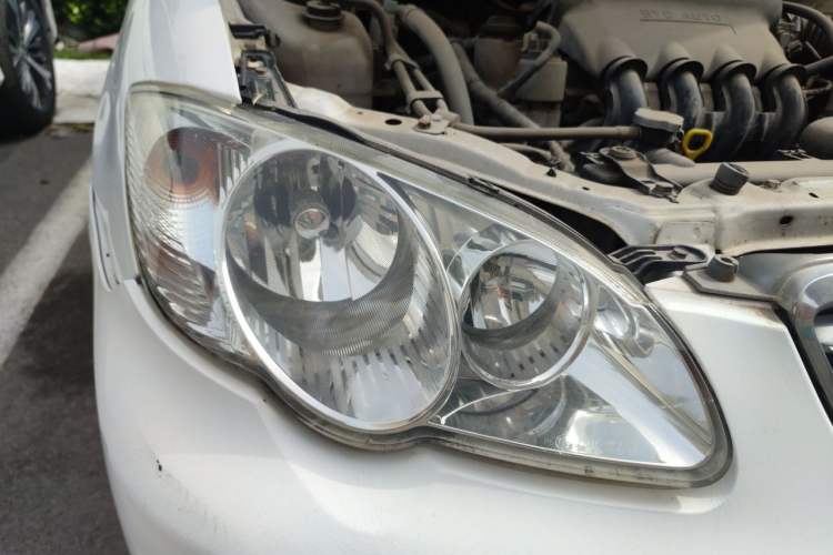 Used BYD F3 2013 Energy-Efficient Model 1.5L Manual Comfort Version Right Front Headlight