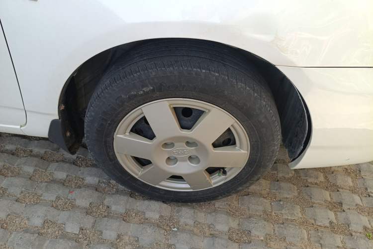Used BYD F3 2013 Energy-Efficient Model 1.5L Manual Comfort Version Right Front Wheel Hub