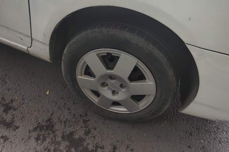 Used BYD F3 2013 1.5L Manual Comfort Model CNG Right Front Wheel Hub