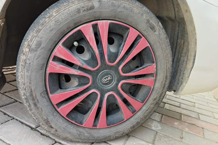 Used BYD F3 2013 Energy-Efficient Model 1.5L Manual Comfort Version Right Front Wheel Hub
