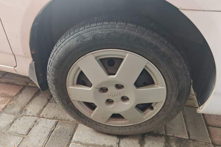 Used BYD F3 2013 Energy-Efficient Model 1.5L Manual Comfort Version Right Front Wheel Hub
