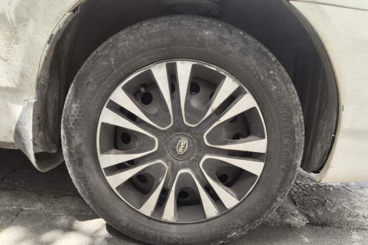 Used BYD F3 2013 Energy-Efficient Model 1.5L Manual Comfort Version Right Front Wheel Hub
