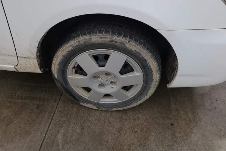 Used BYD F3 2013 Energy-Efficient Model 1.5L Manual Comfort Version Right Front Wheel Hub