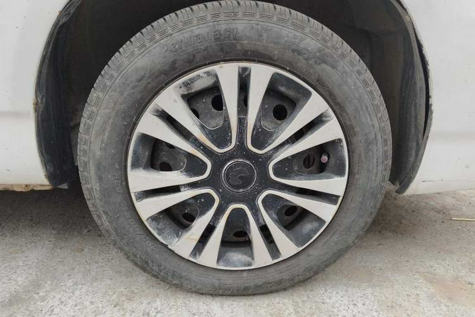 Used BYD F3 2013 Energy-Efficient Model 1.5L Manual Comfort Version Right Front Wheel Hub