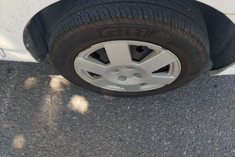 Used BYD F3 2013 Energy-Efficient Model 1.5L Manual Comfort Version Right Front Wheel Hub