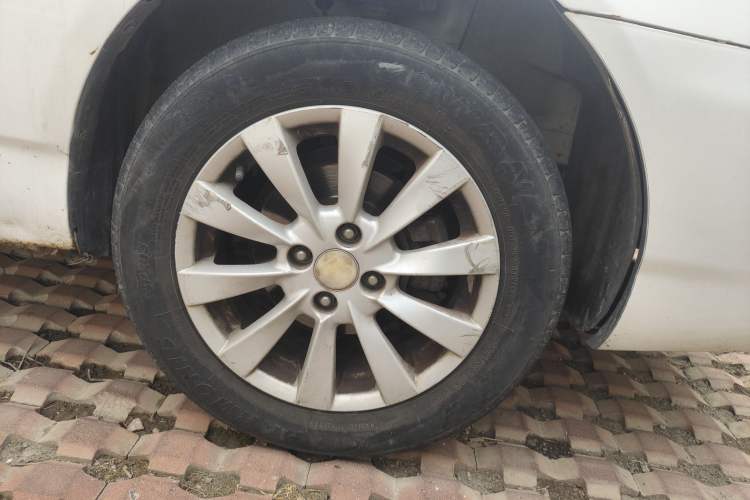 Used BYD F3 2013 Energy-Efficient Model 1.5L Manual Comfort Version Right Front Wheel Hub