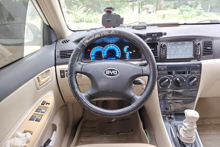 Used BYD F3 2013 Energy-Efficient Model 1.5L Manual Comfort Version Steering Wheel