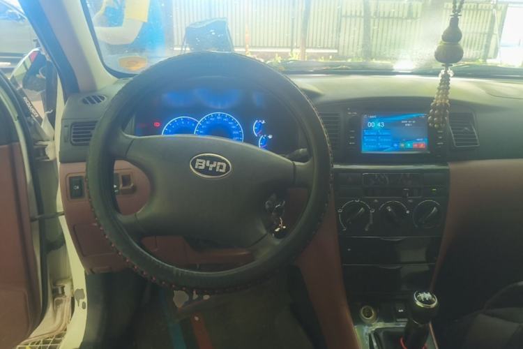 Used BYD F3 2013 Energy-Efficient Model 1.5L Manual Comfort Version Steering Wheel