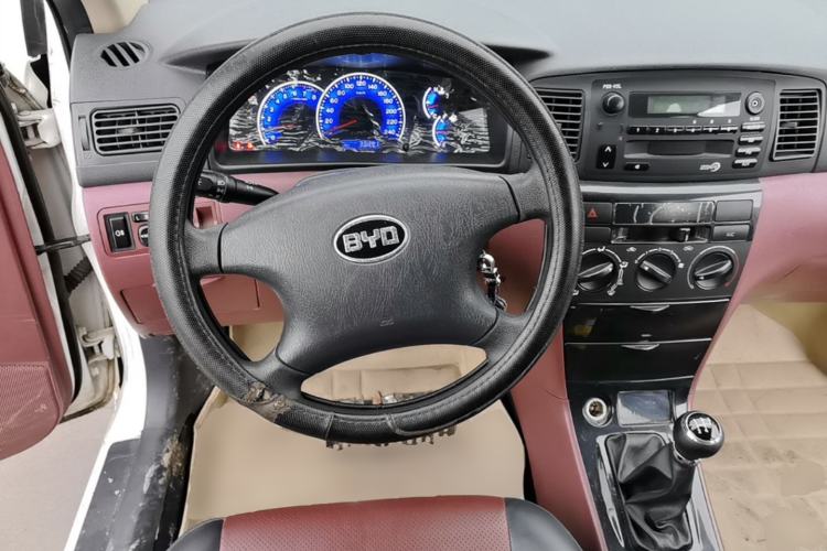 Used BYD F3 2013 Energy-Efficient Model 1.5L Manual Comfort Version Steering Wheel