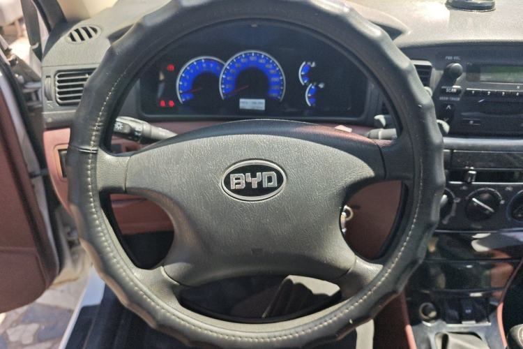 Used BYD F3 2013 Energy-Efficient Model 1.5L Manual Comfort Version Steering Wheel