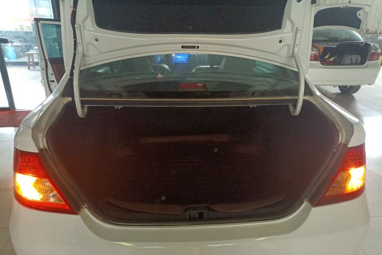 Used BYD F3 2013 Energy-Efficient Model 1.5L Manual Comfort Version Trunk