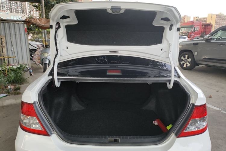 Used BYD F3 2013 Energy-Efficient Model 1.5L Manual Comfort Version Trunk