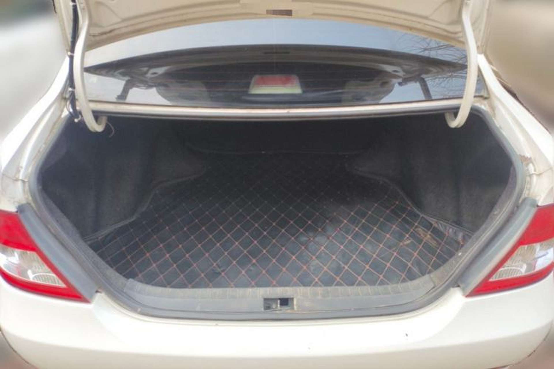 Used BYD F3 2013 Energy-Efficient Model 1.5L Manual Comfort Version Trunk