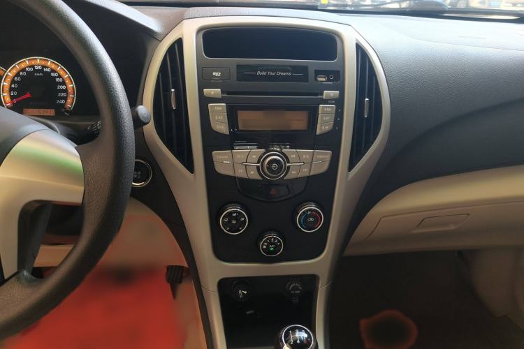 Used BYD F3 2014 1.5L Manual Luxury Model Audio And AC Panel