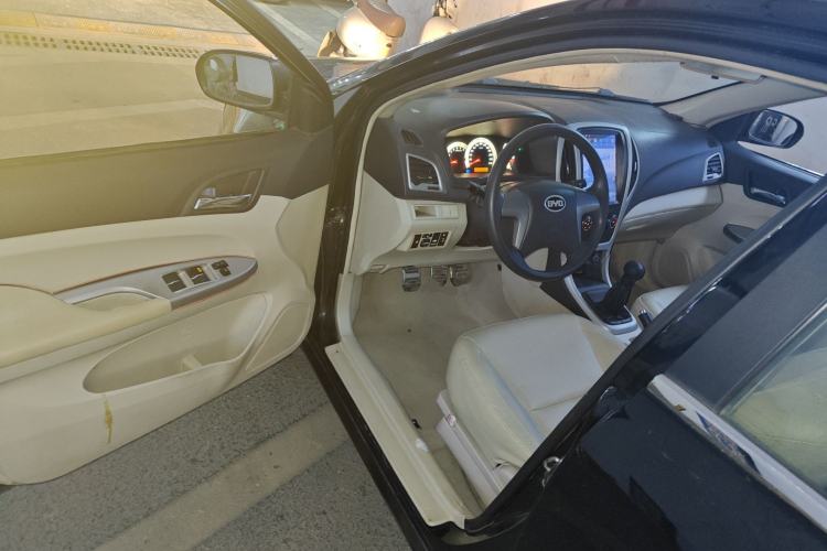 Used BYD F3 2014 1.5L Manual Luxury Model Driver Seat