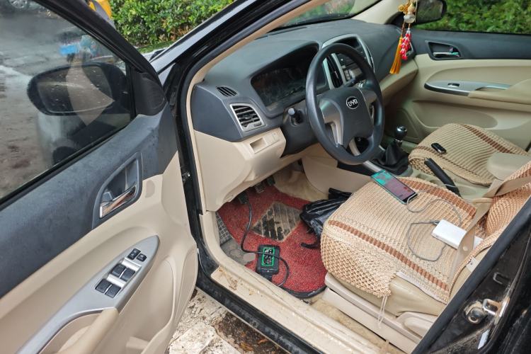 Used BYD F3 2014 1.5L Manual Luxury Model Driver Seat