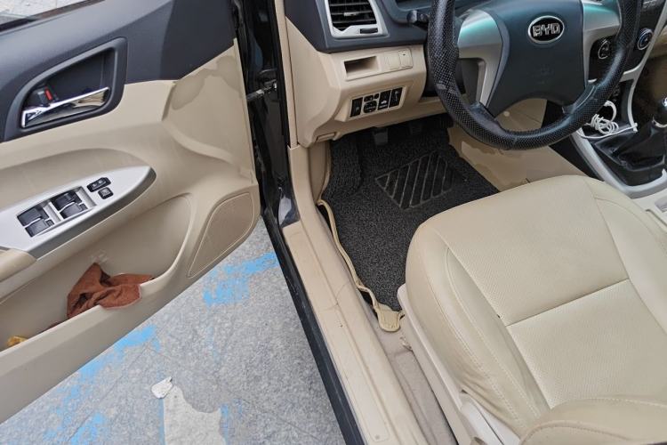 Used BYD F3 2014 1.5L Manual Luxury Model Driver Seat