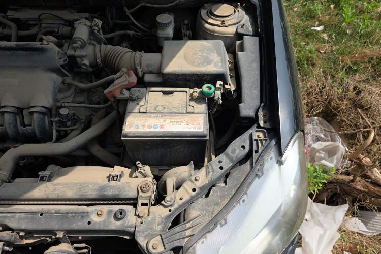Used BYD F3 2014 1.5L Automatic Luxury Model Engine Bay Left