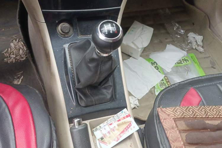 Used BYD F3 2014 1.5L Manual Comfort Model Gear Lever