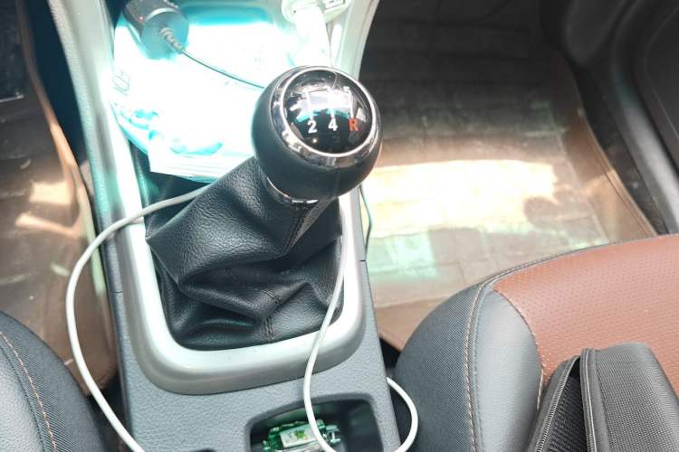 Used BYD F3 2014 1.5L Manual Luxury Model Gear Lever