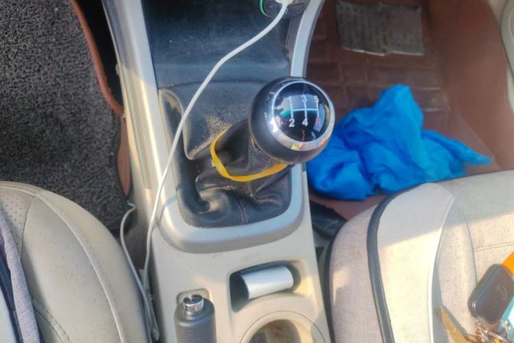 Used BYD F3 2014 1.5L Manual Comfort Model Gear Lever
