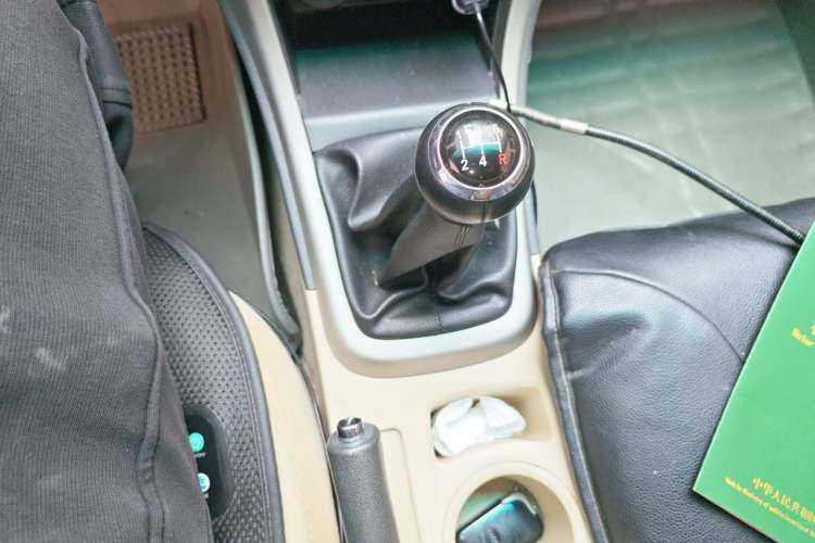 Used BYD F3 2014 1.5L Manual Comfort Model Gear Lever