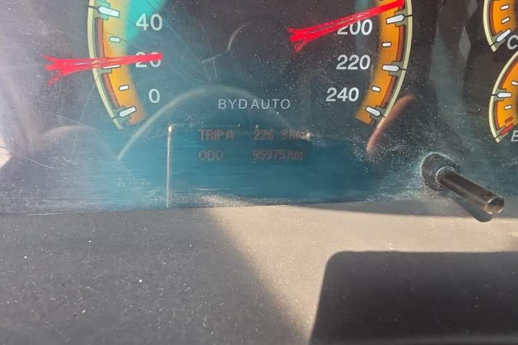 Used BYD F3 2014 1.5L Automatic Luxury Model Odometer Close Up