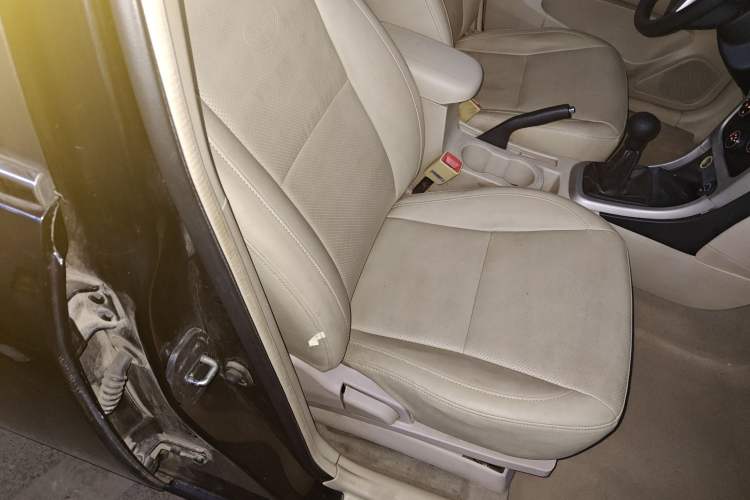 Used BYD F3 2014 1.5L Manual Luxury Model Right Front Seat