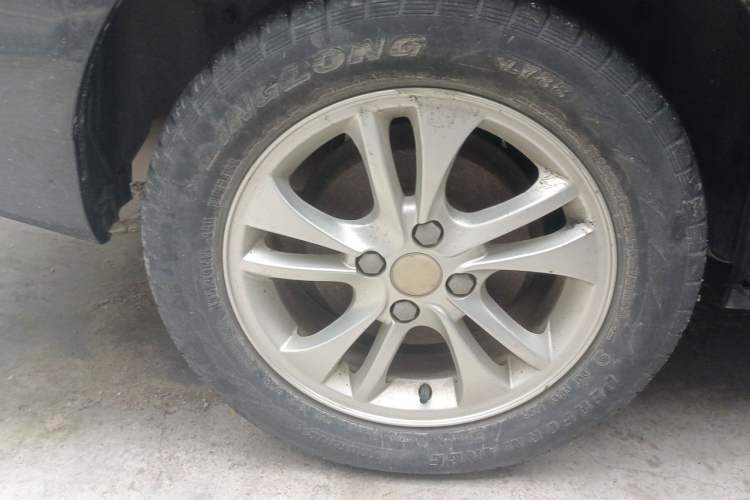 Used BYD F3 2014 1.5L Manual Comfort Model Right Front Wheel Hub