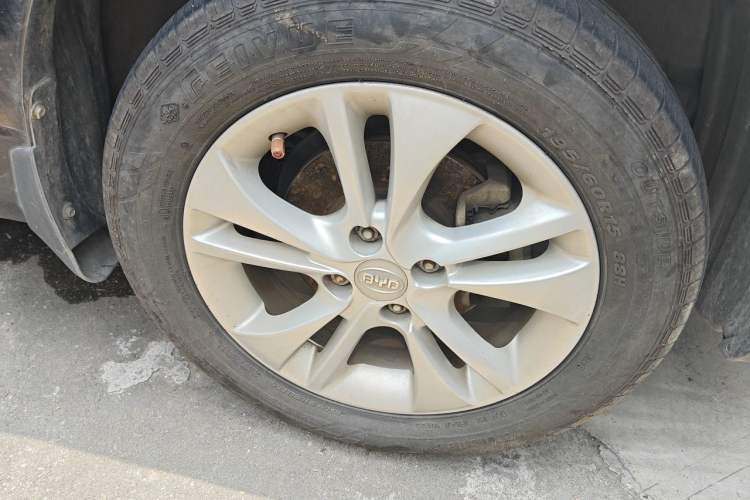 Used BYD F3 2014 1.5L Manual Luxury Model Right Front Wheel Hub