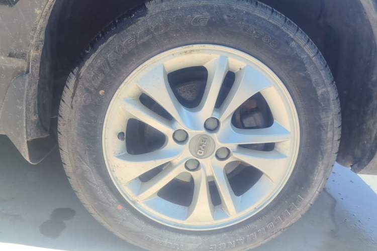 Used BYD F3 2014 1.5L Manual Luxury Model Right Front Wheel Hub