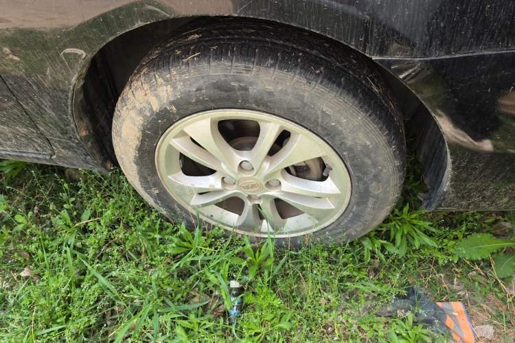 Used BYD F3 2014 1.5L Automatic Luxury Model Right Front Wheel Hub