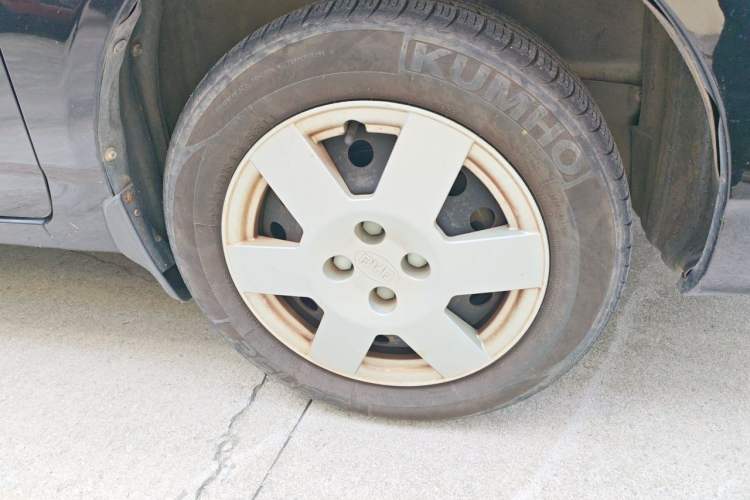 Used BYD F3 2014 1.5L Manual Comfort Model Right Front Wheel Hub