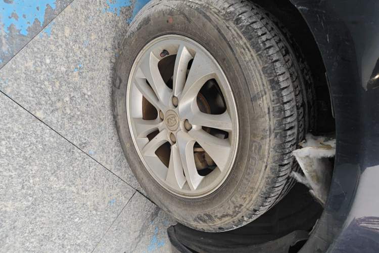 Used BYD F3 2014 1.5L Manual Luxury Model Right Front Wheel Hub