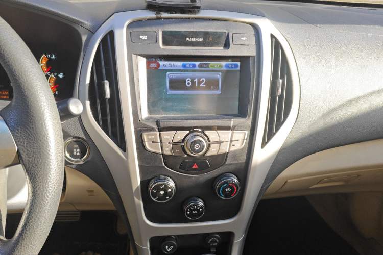 Used BYD F3 2014 1.5L Automatic Prestige Edition Audio And AC Panel