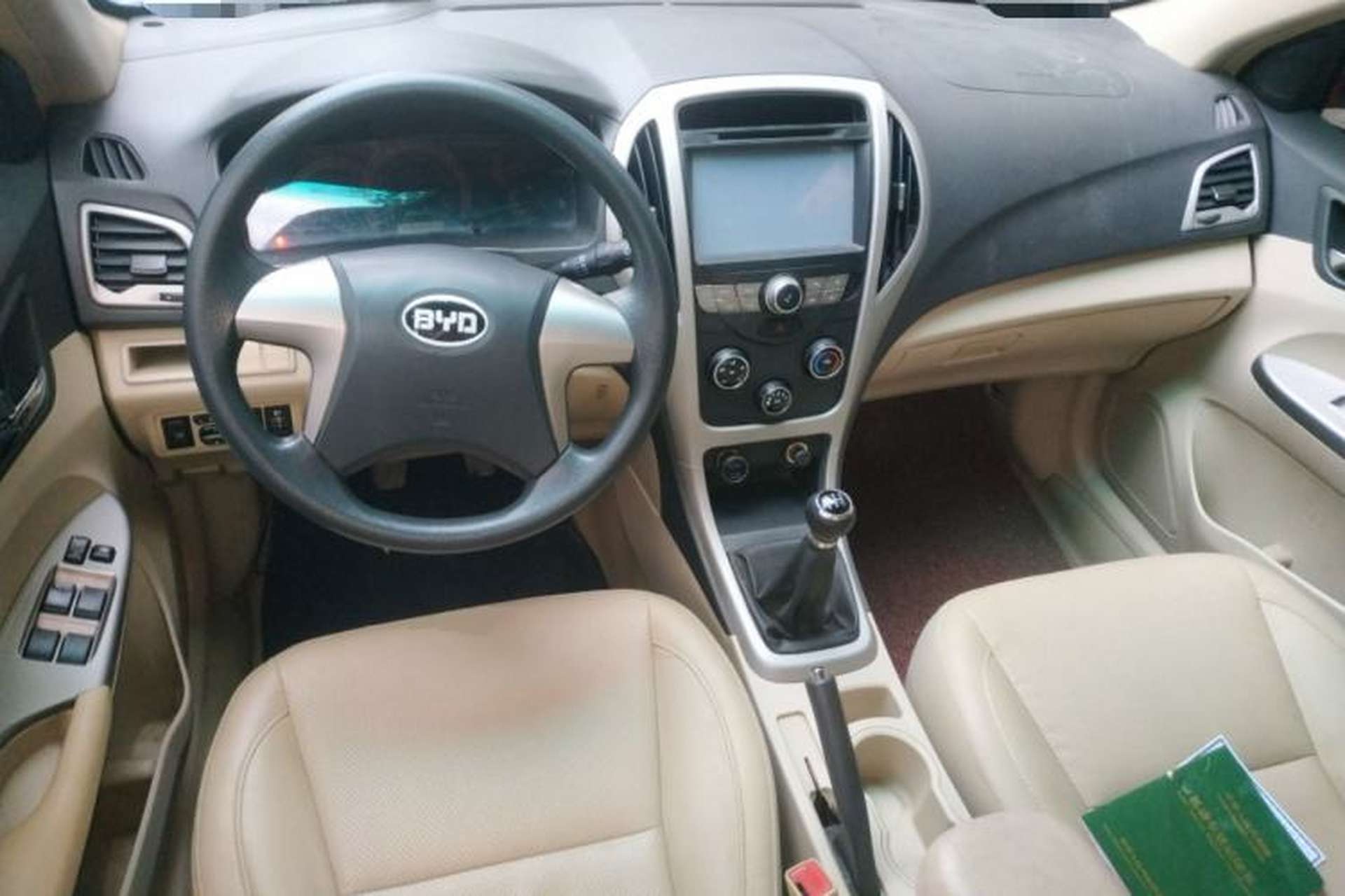 Used BYD F3 2014 1.5L Manual Luxury Model Center Console